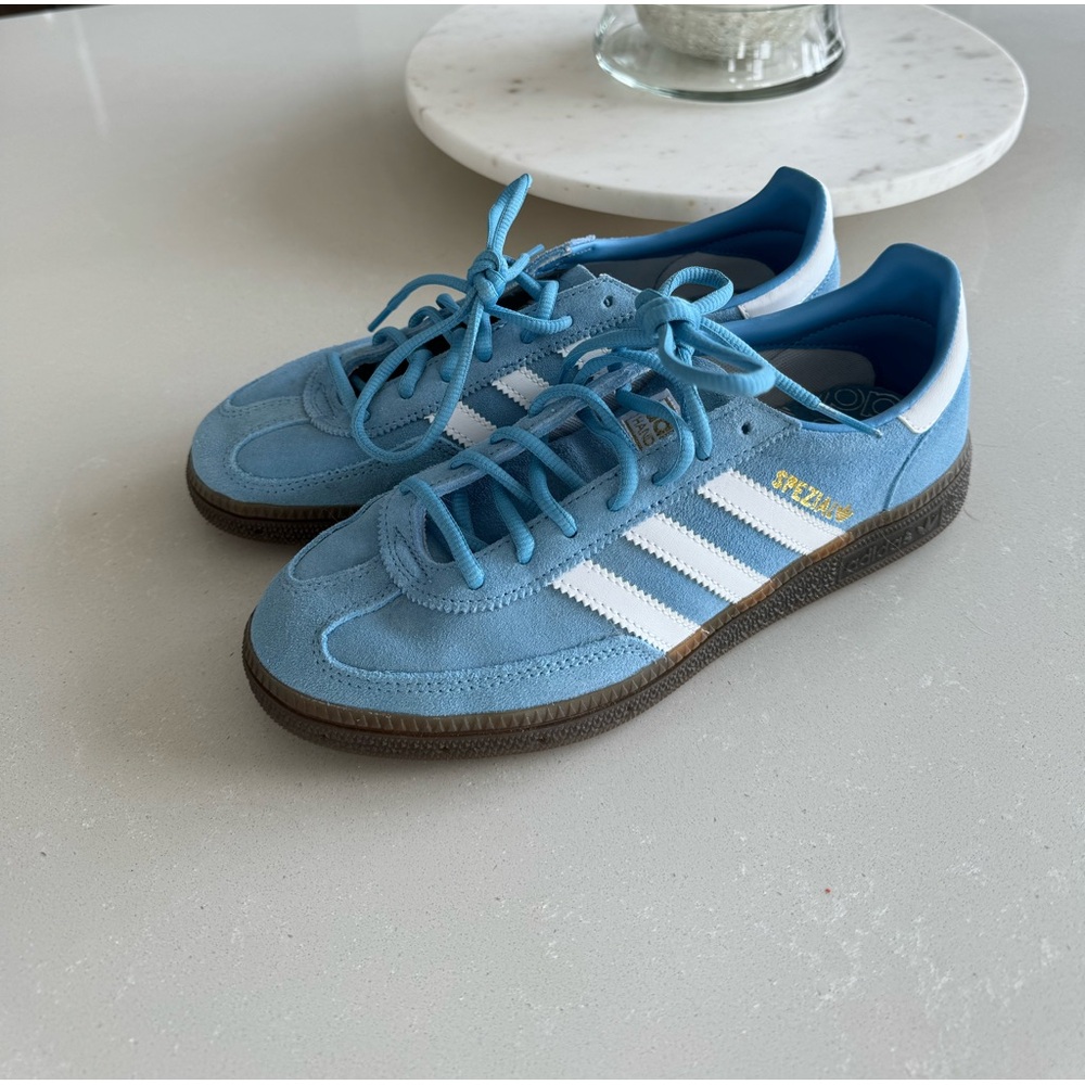Adidas handball spezials light blue size 7 women’s